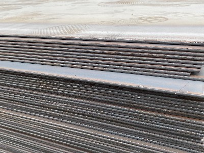 钢厂抢先打压钢材价格 q235板多少钱一吨